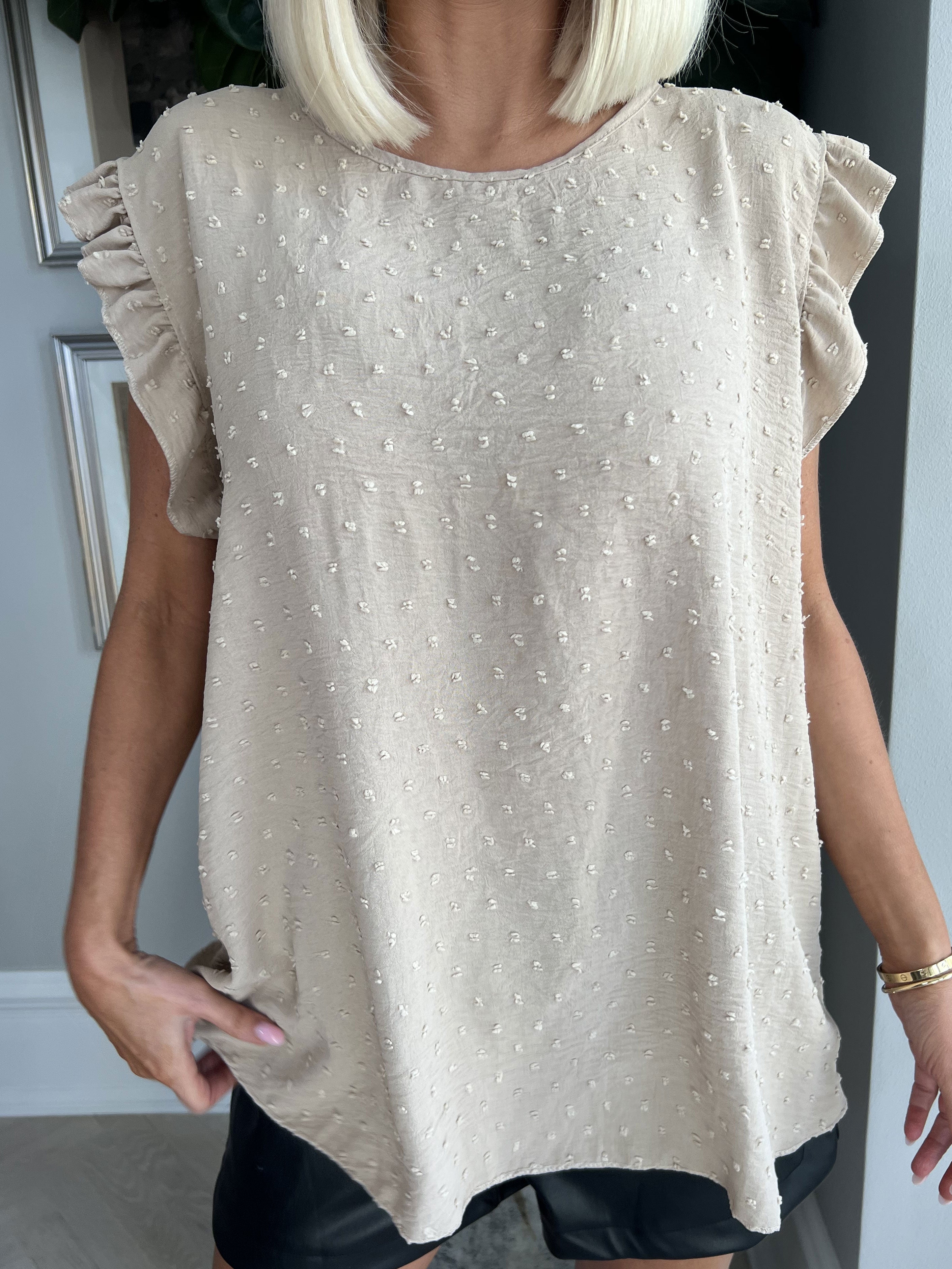 Evig - Sød tunika med prikket detaljer og flæseærmer